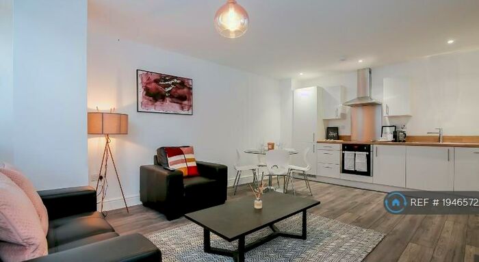 2 Bedroom Flat To Rent In Queens House, Sheffield, S1