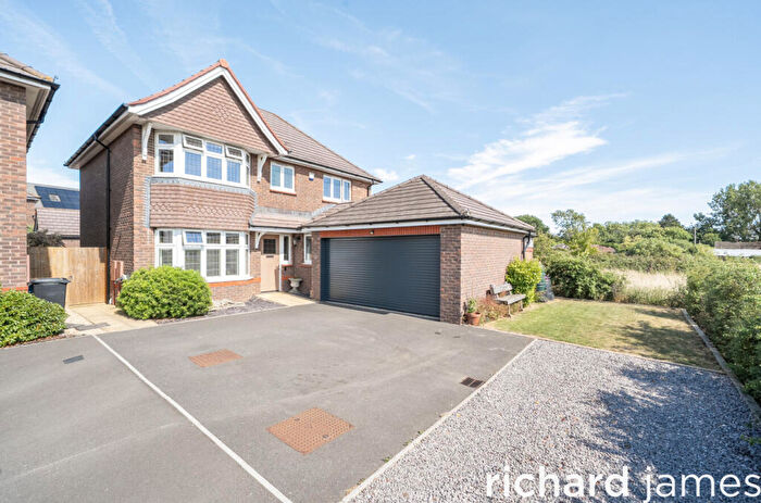 4 Bedroom Detached House For Sale In Axford Close, Swindon, SN3