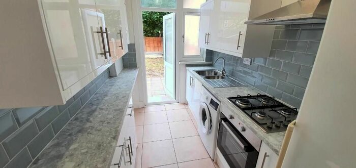 4 Bedroom Terraced House To Rent In Buller Road, Tottenham, N17