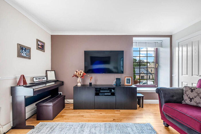4 Bedroom End Of Terrace House For Sale In Heron Rise, Dundee, DD4