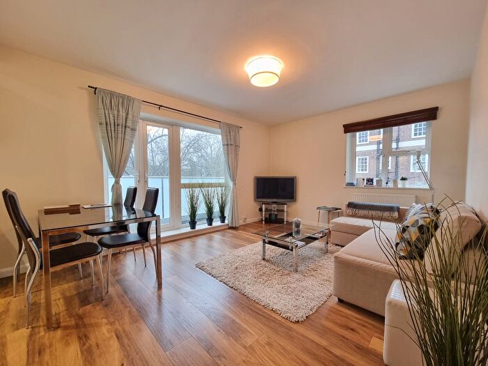 2 Bedroom Flat To Rent In Avenue Road, St John's Wood, NW8