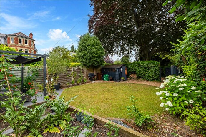 2 Bedroom Apartment For Sale In Barnes Close, Winchester, Hampshire, SO23