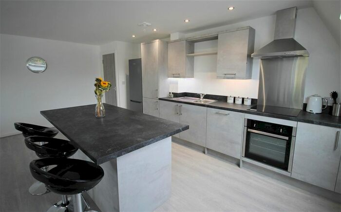 2 Bedroom Flat To Rent In Walmsley Court, Wellington Road, Eccles, M30