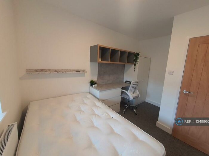 7 Bedroom Semi-Detached House To Rent In The Hollow, Bath, BA2