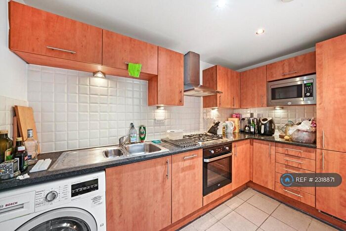 2 Bedroom Flat To Rent In Benwell Road, London, N7