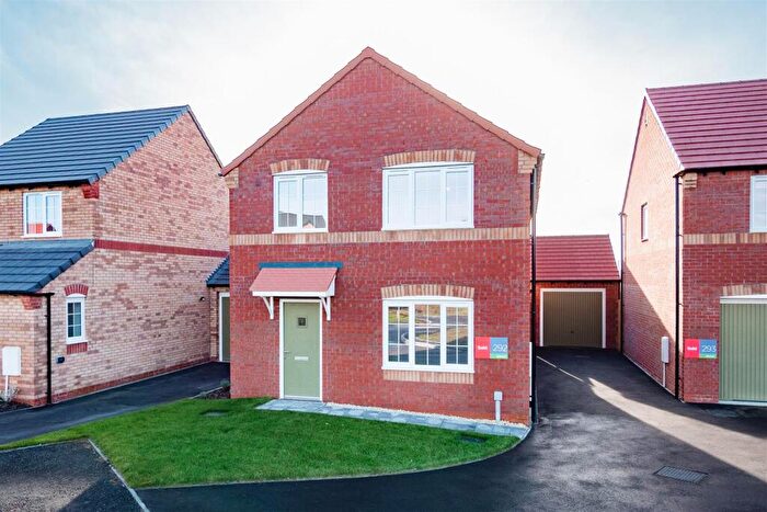 4 Bedroom Detached House To Rent In Petersmiths Park, Ollerton, NG22