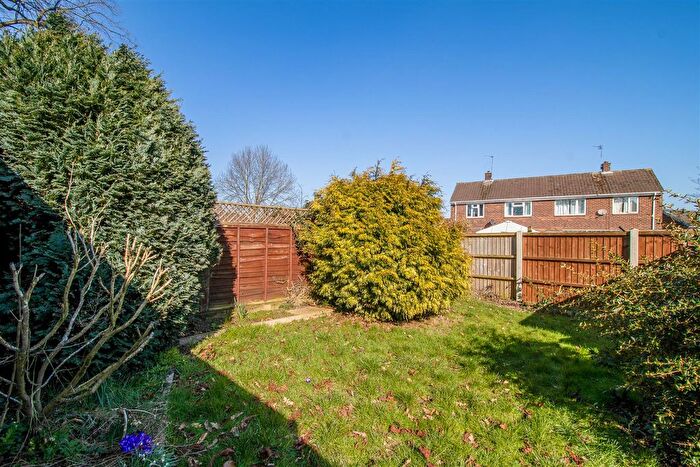 2 Bedroom Semi-Detached House For Sale In Kettlethorpe Road, Wakefield, WF2