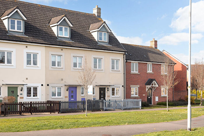 3 Bedroom End Of Terrace House For Sale In Soprano Way, Castlemead, BA14