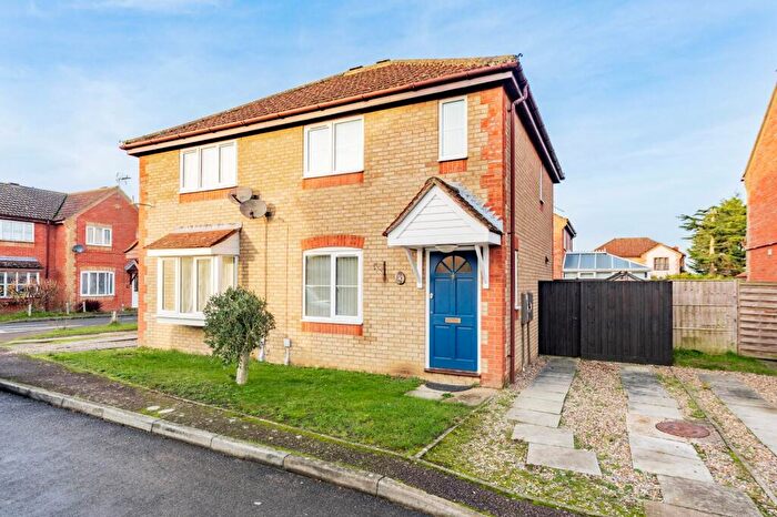 2 Bedroom Semi Detached House For Sale In Hunters Oak, Watton, IP25
