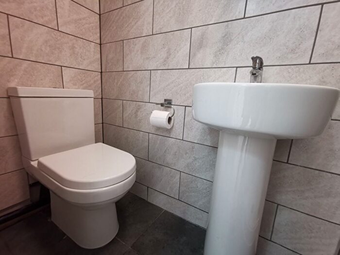 1 Bedroom End Of Terrace House To Rent In Ashburnham Road, Luton, Bedfordshire, LU1