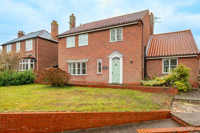 4 Bedroom Detached House For Sale In Main Street, Tollerton, York, YO61
