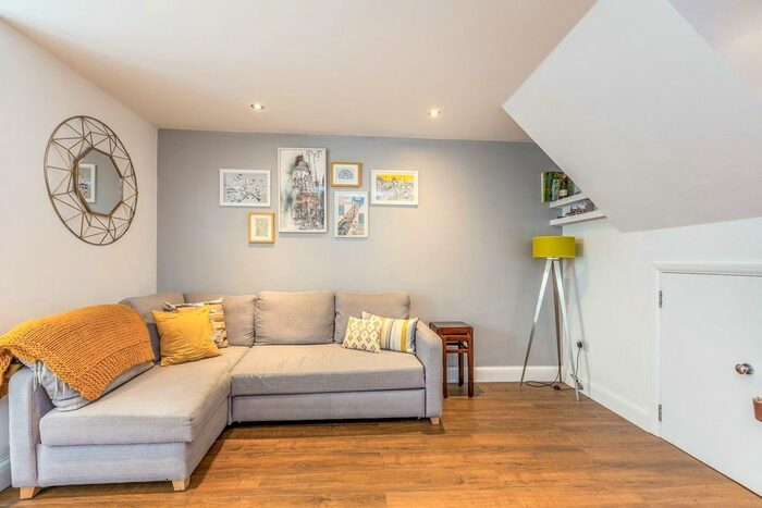 1 Bedroom Flat To Rent In Bellevue Road, London, N11
