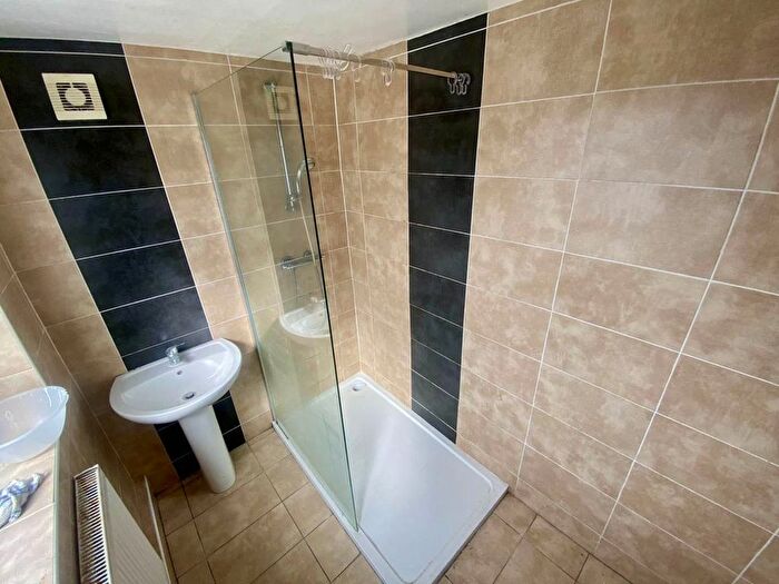 6 Bedroom Property To Rent In St Albans Road, Brynmill, Swansea, SA2