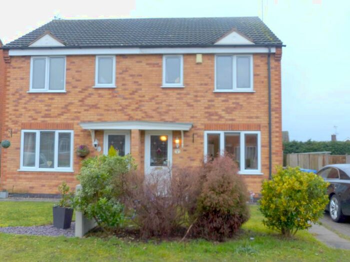 3 Bedroom Semi-Detached House To Rent In Earlswood Drive, Mansfield, NG18