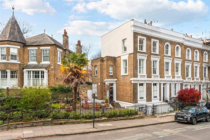 2 Bedroom Flat For Sale In Wallace Road, London, N1