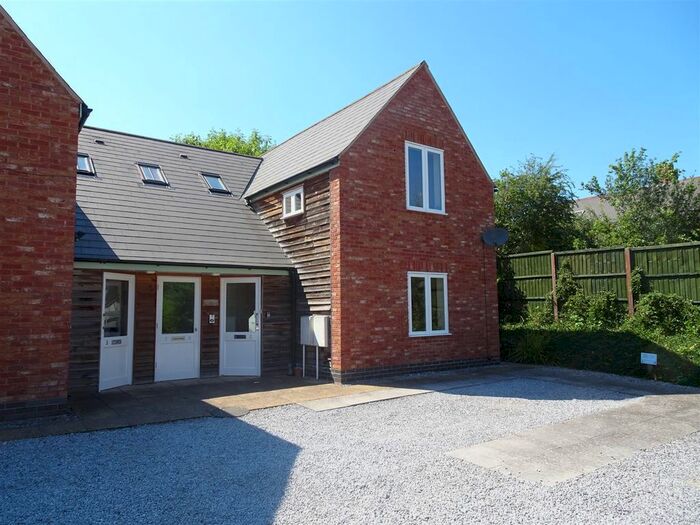 2 Bedroom Flat To Rent In Staplegrove Road, Taunton, TA1