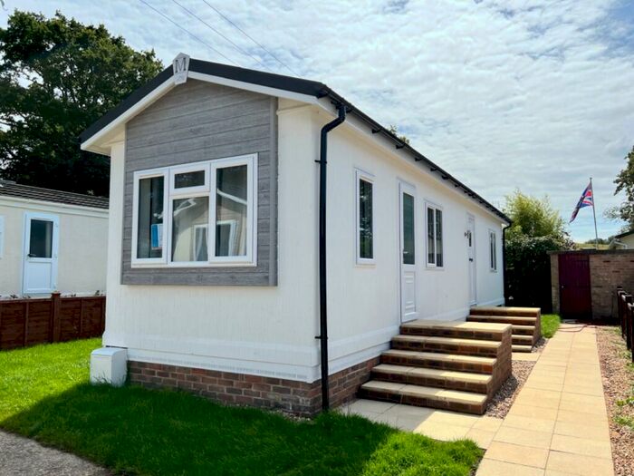 1 Bedroom Park Home For Sale In Church Farm Close, Dibden, Southampton, Hampshire, SO45