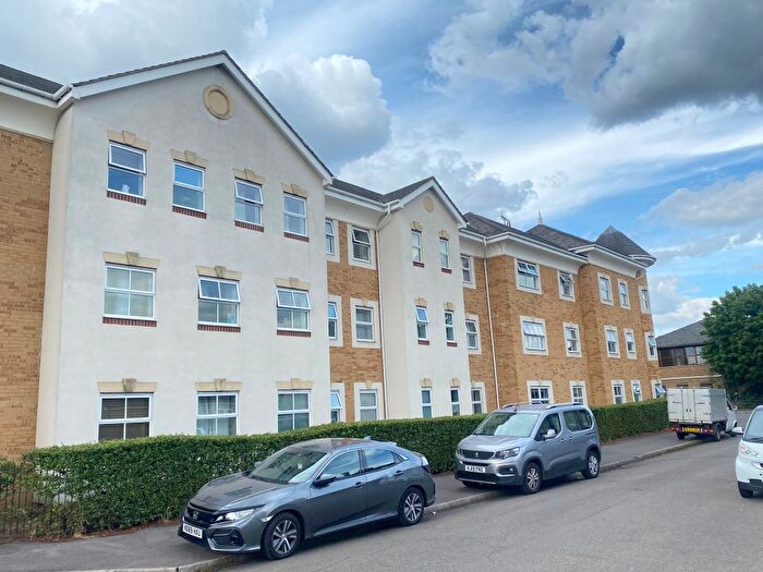 1 Bedroom Flat To Rent In International Way, Sunbury-On-Thames, TW16