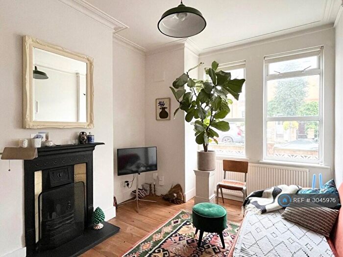 1 Bedroom Flat To Rent In Radford Road, Hither Green, SE13