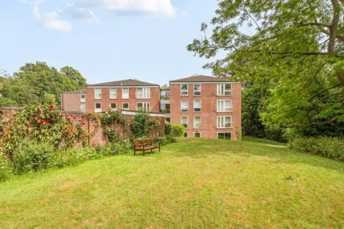 2 Bedroom Flat For Sale In Granville Court, Cheney Lane, OX3