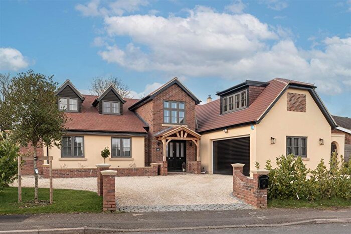 5 Bedroom Detached House For Sale In The Deerings, Harpenden, AL5