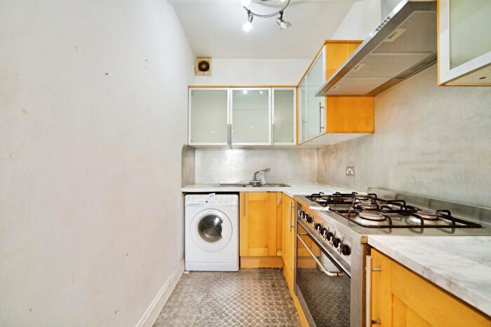 2 Bedroom Flat For Sale In St. Leonards Street, London, E3