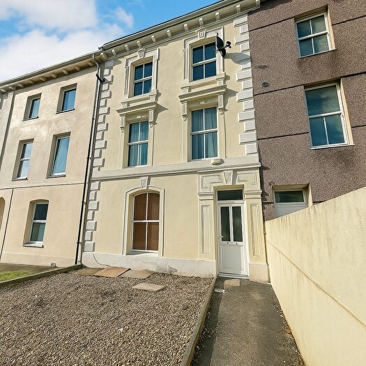 2 Bedroom Apartment For Sale In North Road East, Plymouth, Devon, PL4