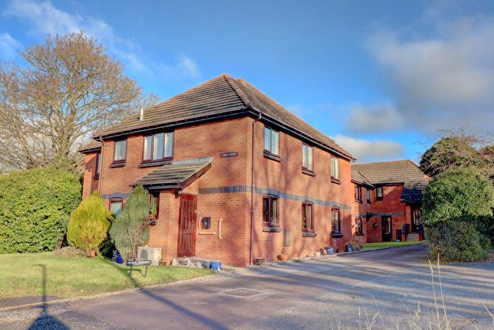 2 Bedroom Flat For Sale In Longwick Road, Princes Risborough, Buckinghamshire, HP27