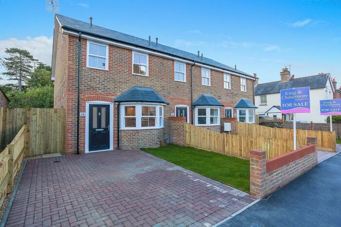 3 Bedroom Semi-Detached House To Rent In West Green, RH11