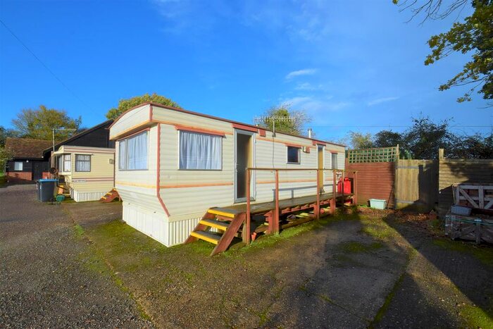 2 Bedroom Property To Rent In Whitewood Lane, South Godstone, Godstone, RH9