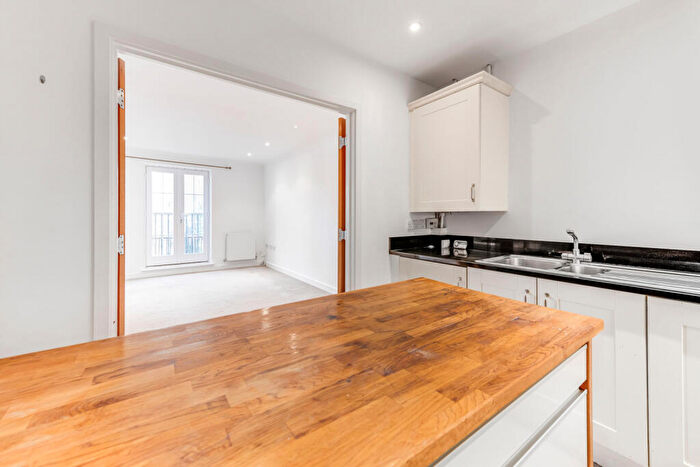2 Bedroom Flat To Rent In Brookshill Gate, Harrow, HA3