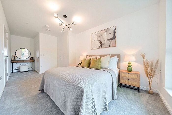 2 Bedroom Flat For Sale In Hadlow Road, Sidcup, DA14