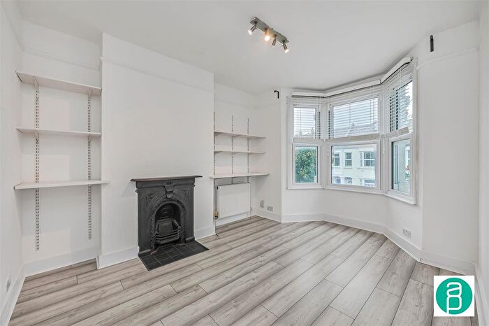 2 Bedroom Flat To Rent In Dryden Road, Wimbledon, SW19