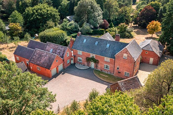 6 Bedroom Detached House For Sale In Dale Lane, Lickey End, B60