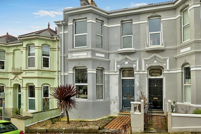 2 Bedroom Flat To Rent In Beatrice Avenue, Lipson, Plymouth, Devon, PL4