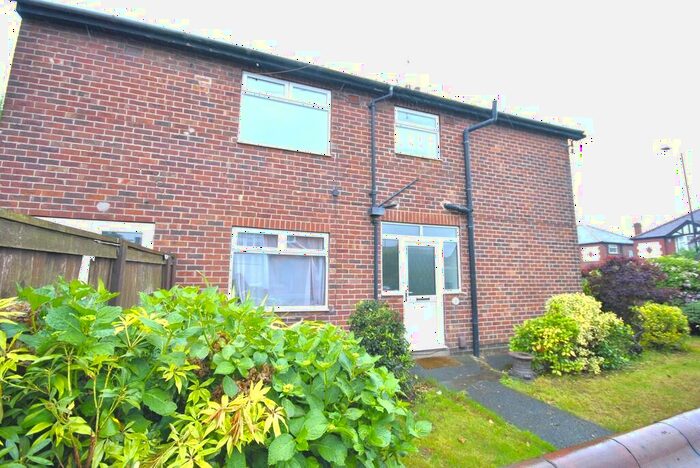 3 Bedroom Semi-Detached House To Rent In Glamis Road, Doncaster, DN2