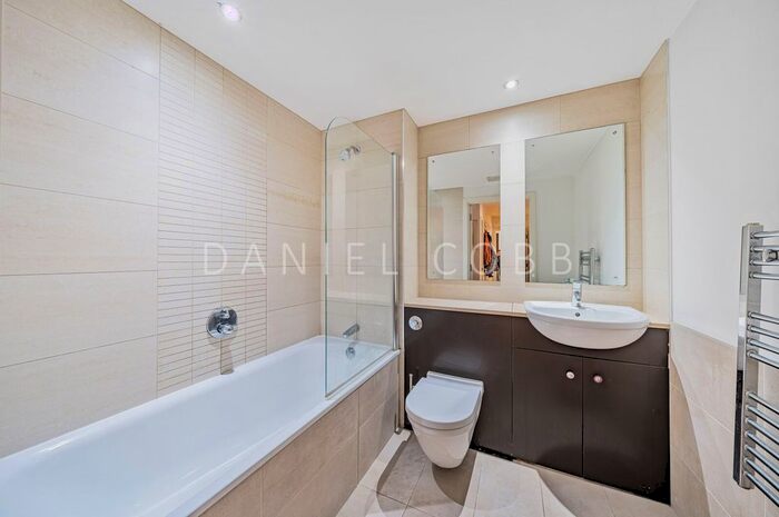 2 Bedroom Flat For Sale In Crampton Street, London, SE17