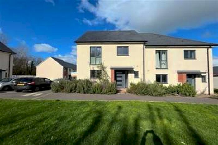 3 Bedroom House To Rent In Cobley Court, EX4