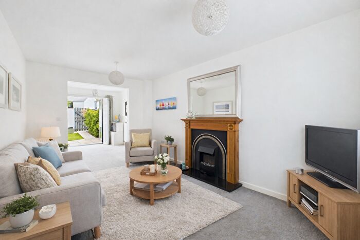 4 Bedroom Town House For Sale In Foundry Drive, Charlestown, PL25