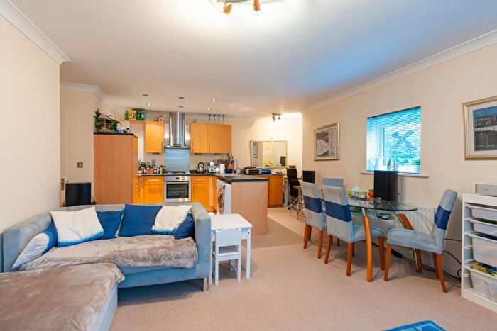 2 Bedroom Apartment To Rent In Coxs Ground, Oxford, OX2