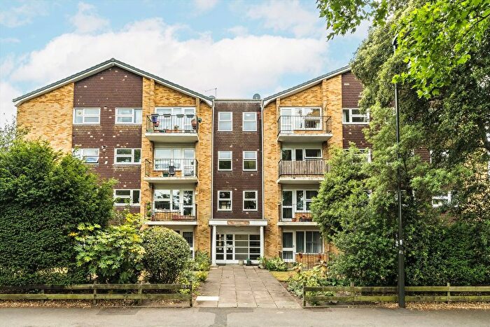 3 Bedroom Flat To Rent In Ridgway, Wimbledon, SW19