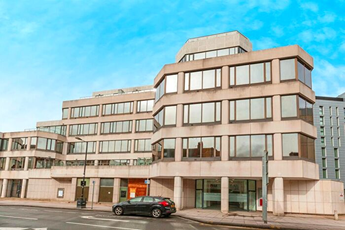 1 Bedroom Flat For Sale In High Street, Slough, SL1