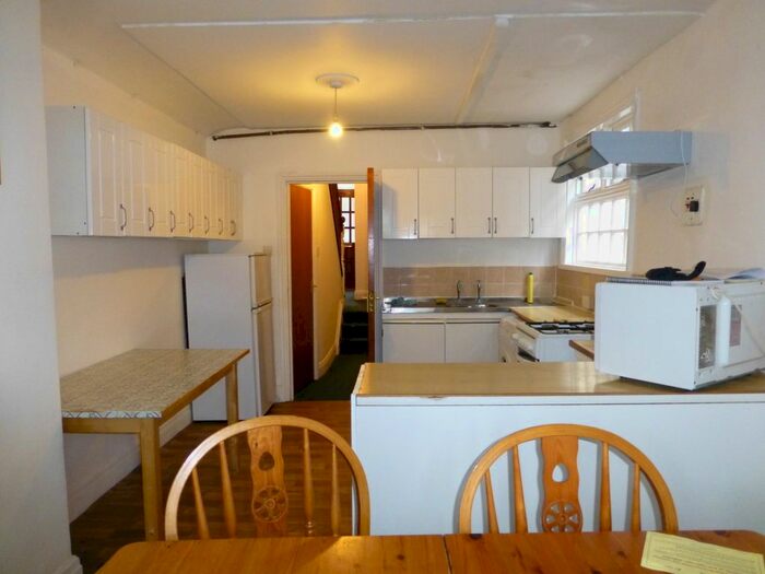 4 Bedroom Semi-Detached House To Rent In Vivian Avenue, Wembley, HA9