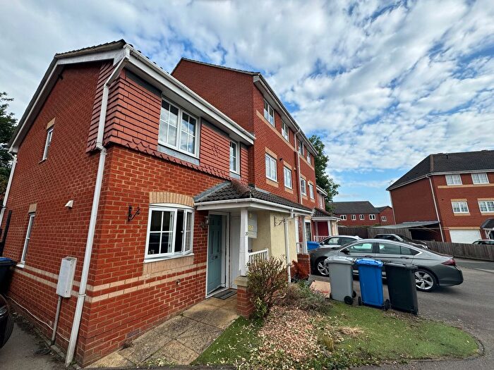 2 Bedroom Property To Rent In Abbots Close, Kettering, NN15