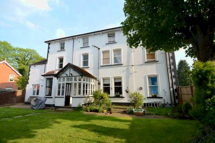 1 Bedroom Studio Flat To Rent In Southampton Street, GU14