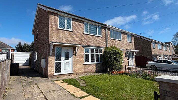 3 Bedroom Semi-Detached House For Sale In Gedney Close, Grimsby, DN37
