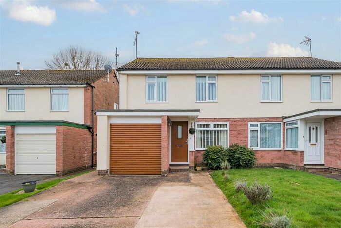 3 Bedroom Semi-Detached House For Sale In Bull Meadow, Bishops Lydeard, Taunton, TA4