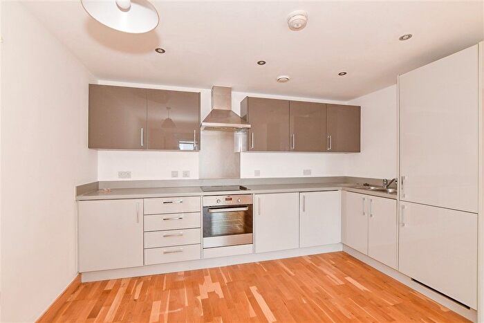 2 Bedroom Flat For Sale In Olympia Way, Whitstable, Kent, CT5