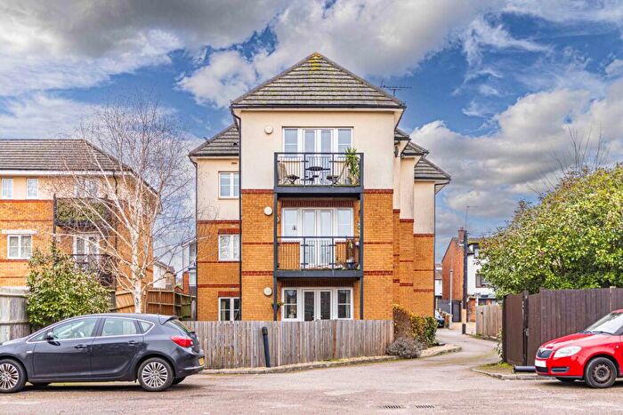 2 Bedroom Apartment To Rent In Waterside Court, Ebberns Road, Hemel Hempstead, Hertfordshire, HP3