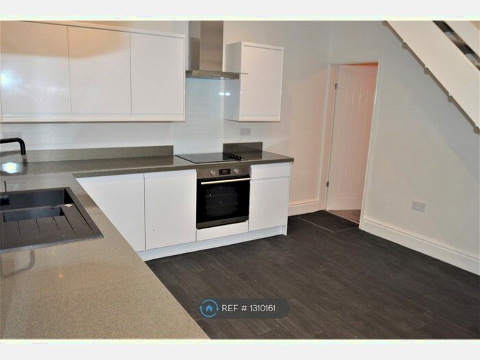 2 Bedroom Terraced House To Rent In Lumn Road, Hyde SK14